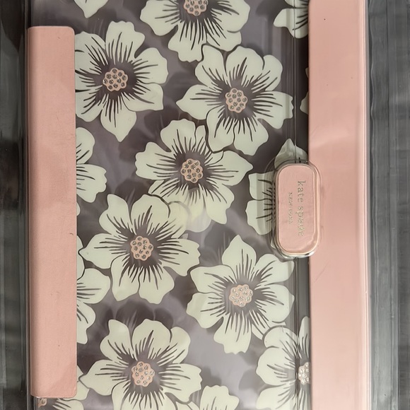 Kate Spade New York - Picture 2 of 3